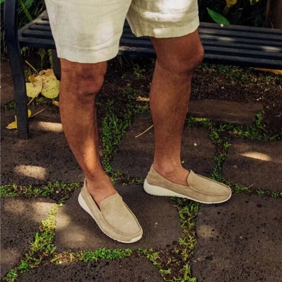OluKai Ka'a Italian Suede Loafer Slip on Shoes Men's Size 9 in Oatmeal $140 - Picture 1 of 14